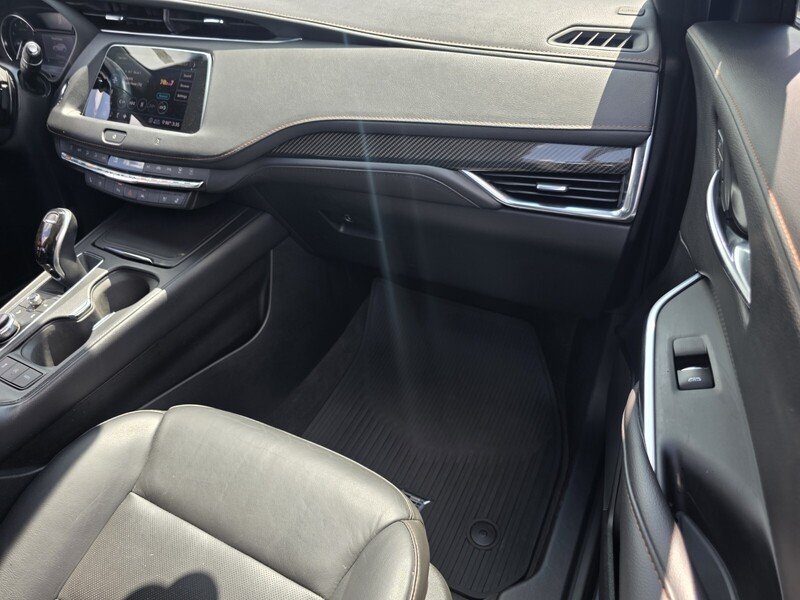 Used 2020 Shadow CADILLAC FWD 4DR SPORT image 19