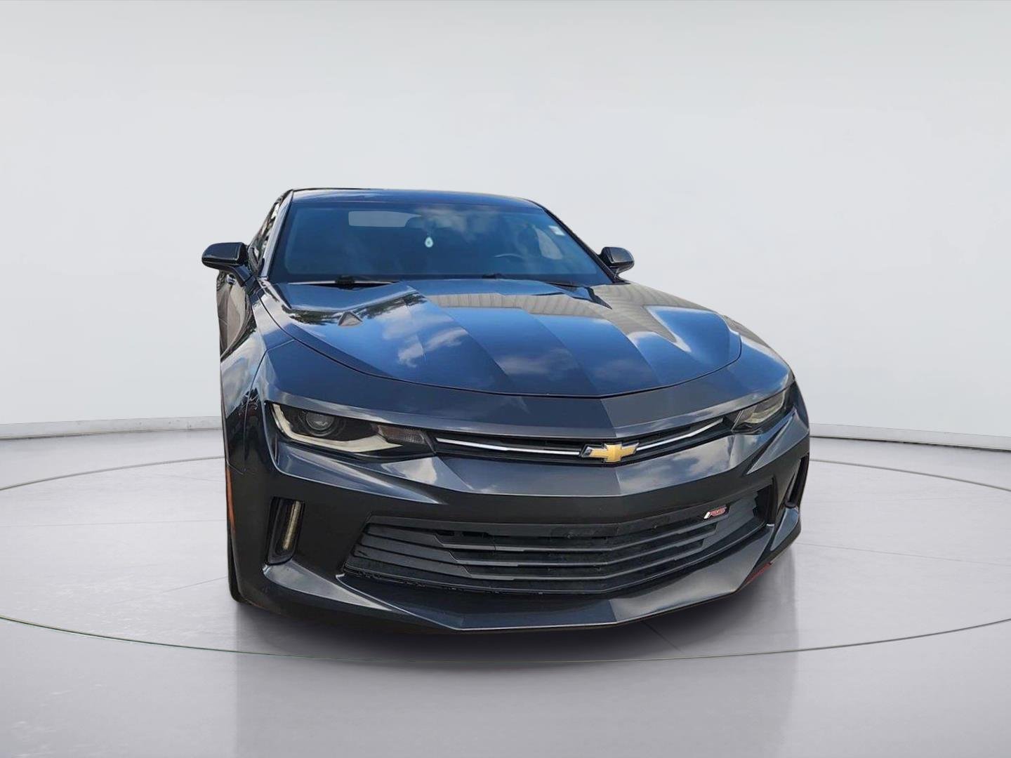 2018 Chevrolet Camaro photo 3 of 31
