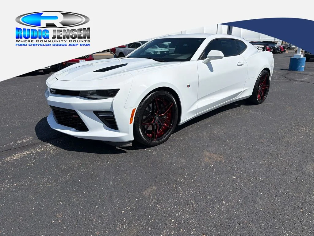 Used 2018 Summit White Chevrolet SS image 1