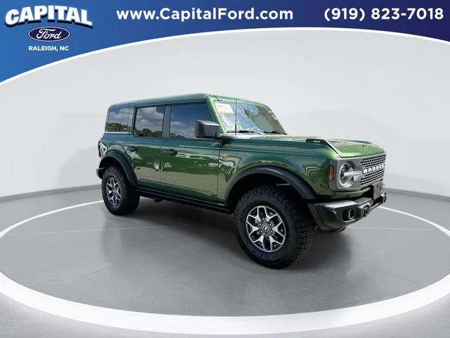 Used 2025 Green Ford Badlands image 2