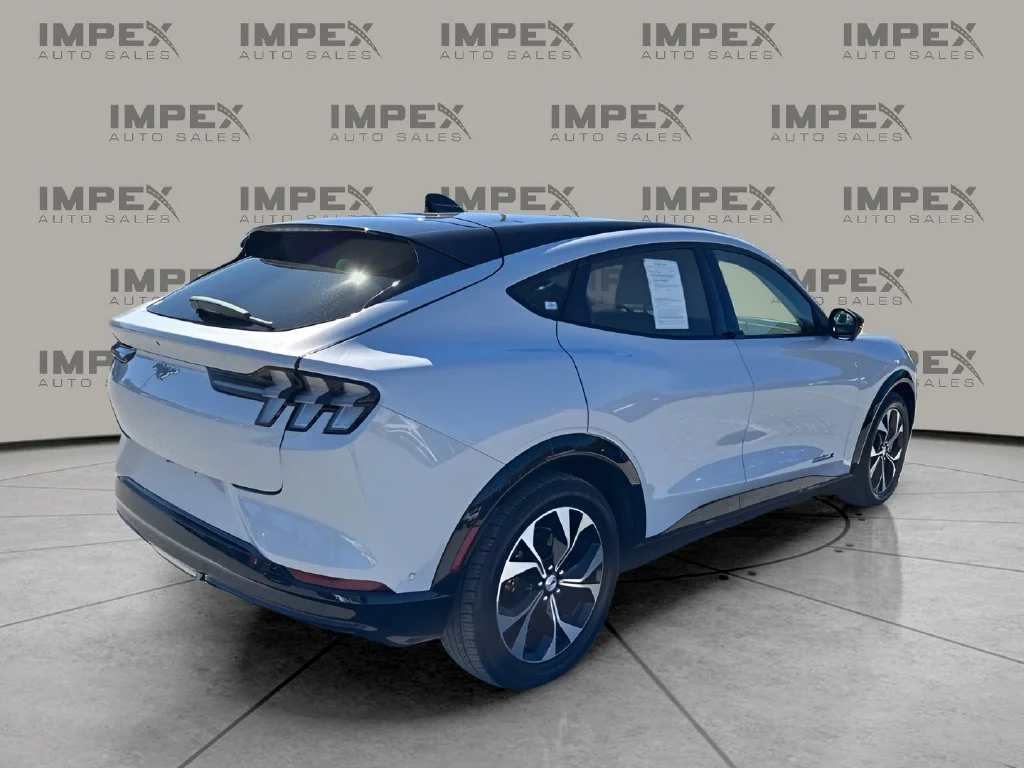 Used 2022 White Ford Premium image 5