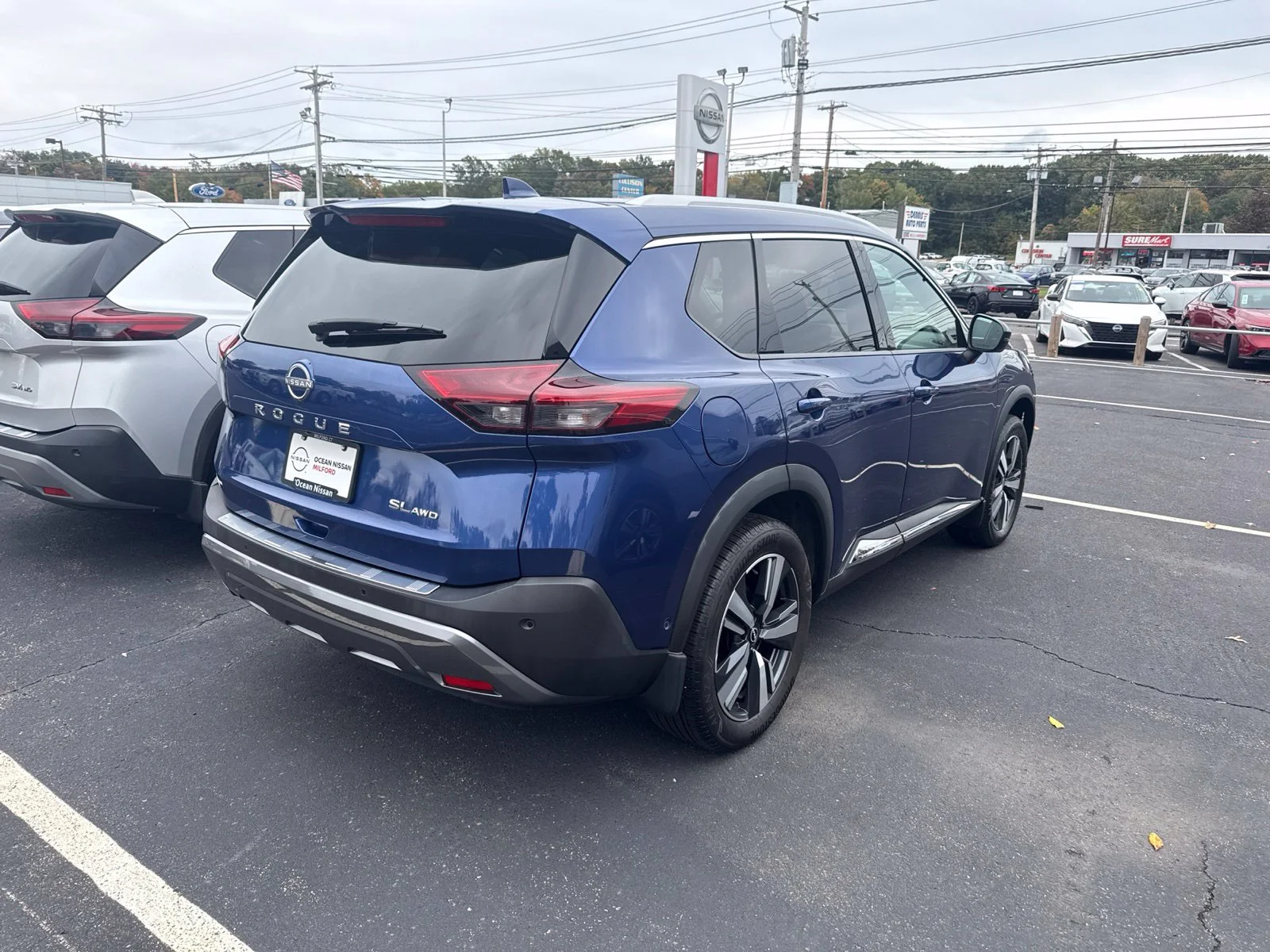 Certified Used 2022 Caspian Blue Metallic Nissan SL image 3
