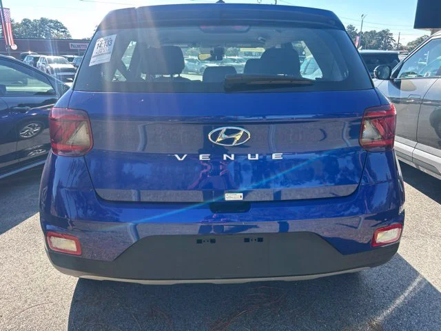 Used 2025 Blue Hyundai SE image 4