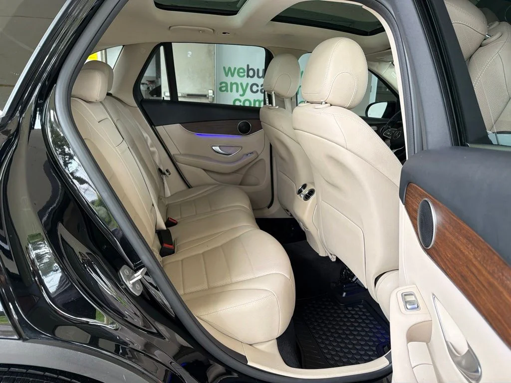 Used 2020 Black Mercedes-Benz GLC 300 image 30