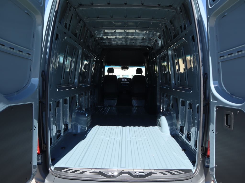 New 2026  Mercedes-Benz Cargo 170 WB image 30