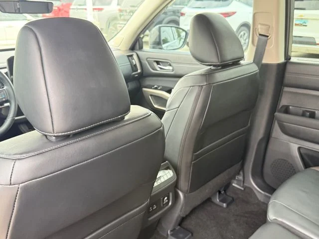Used 2025 Gray Nissan Platinum image 23