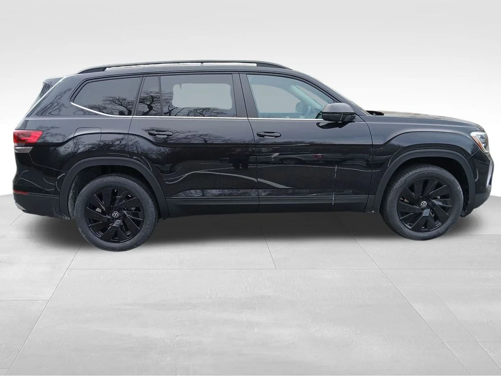 New 2026 Black Volkswagen 2.0T SE w/Technology image 6