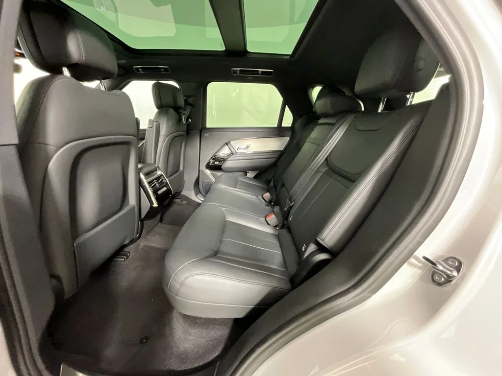 Used 2024 Gray Land Rover Dynamic SE image 25