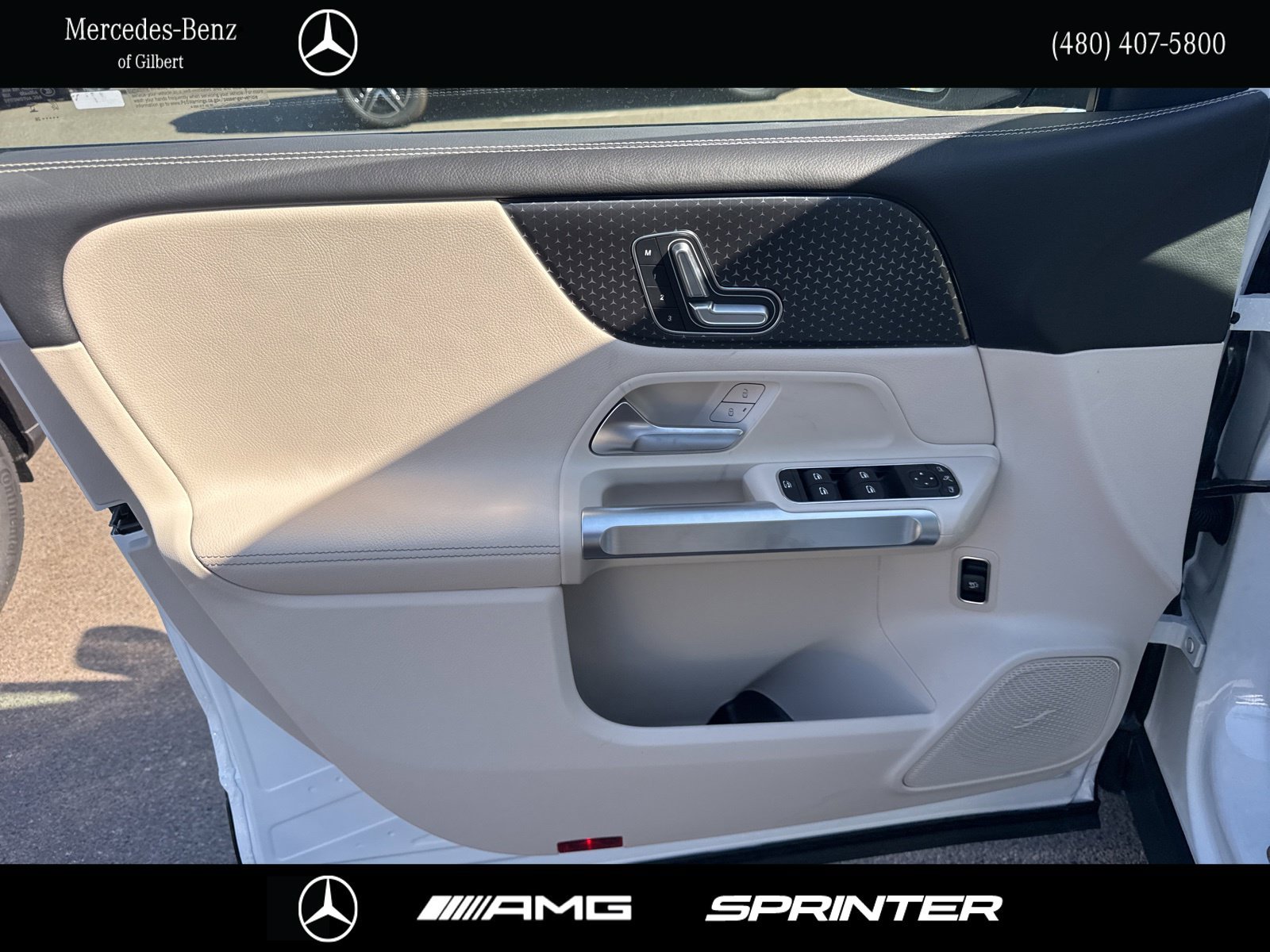 New 2026 Polar White Mercedes-Benz GLB 250 image 10