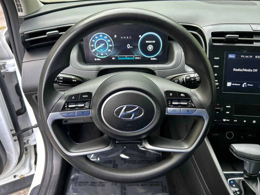 Used 2024 White Hyundai SEL image 21