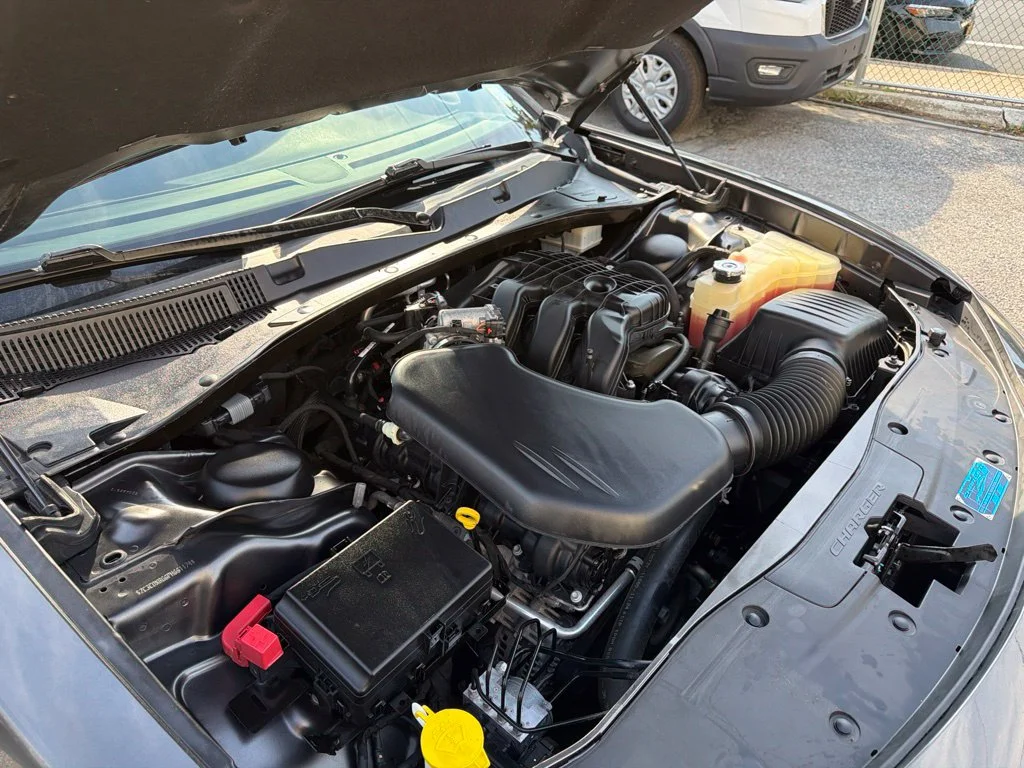 Used 2023 Gray Dodge SXT image 12