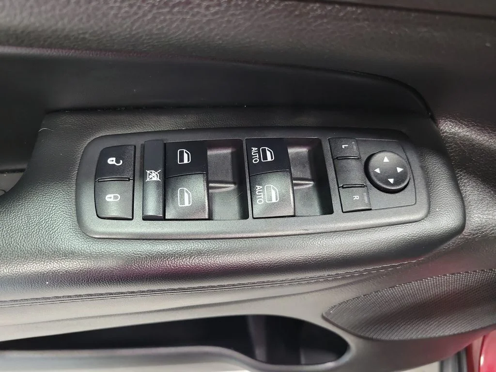 Used 2017 Red Jeep Laredo image 30
