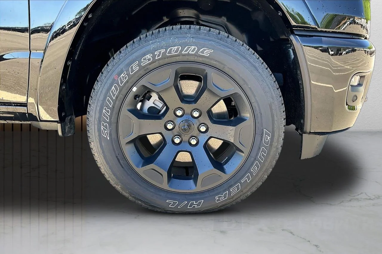 New 2026 Diamond Black Crystal Pearl-Coat Exterior Paint RAM Big Horn/Lone Star image 29