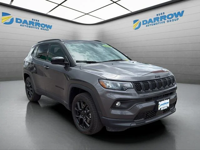 Used 2023 Gray Jeep Latitude image 7