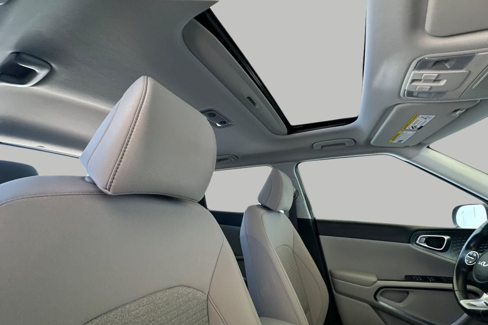 Used 2023 Green Kia EX image 18