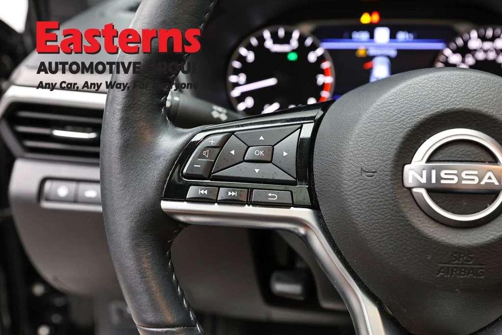 Used 2023 Black Nissan 2.5 SL image 15
