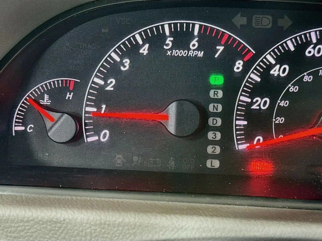 Used 2005 Lunar Mist Metallic Toyota STD image 15