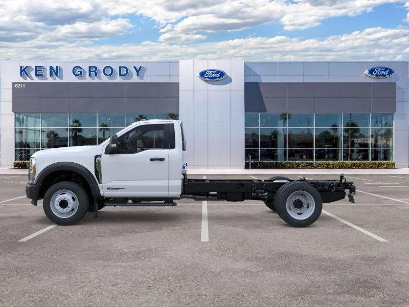 New 2026 Oxford White Ford XL image 4