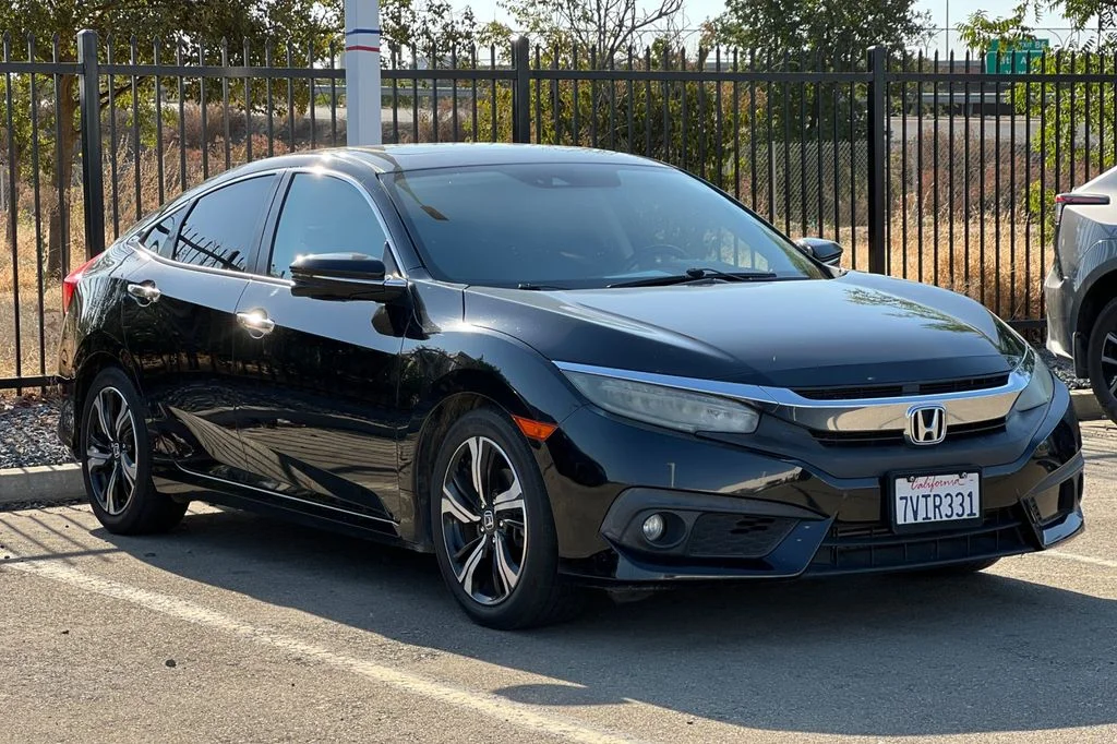 Used 2016 Black Honda Touring image 2