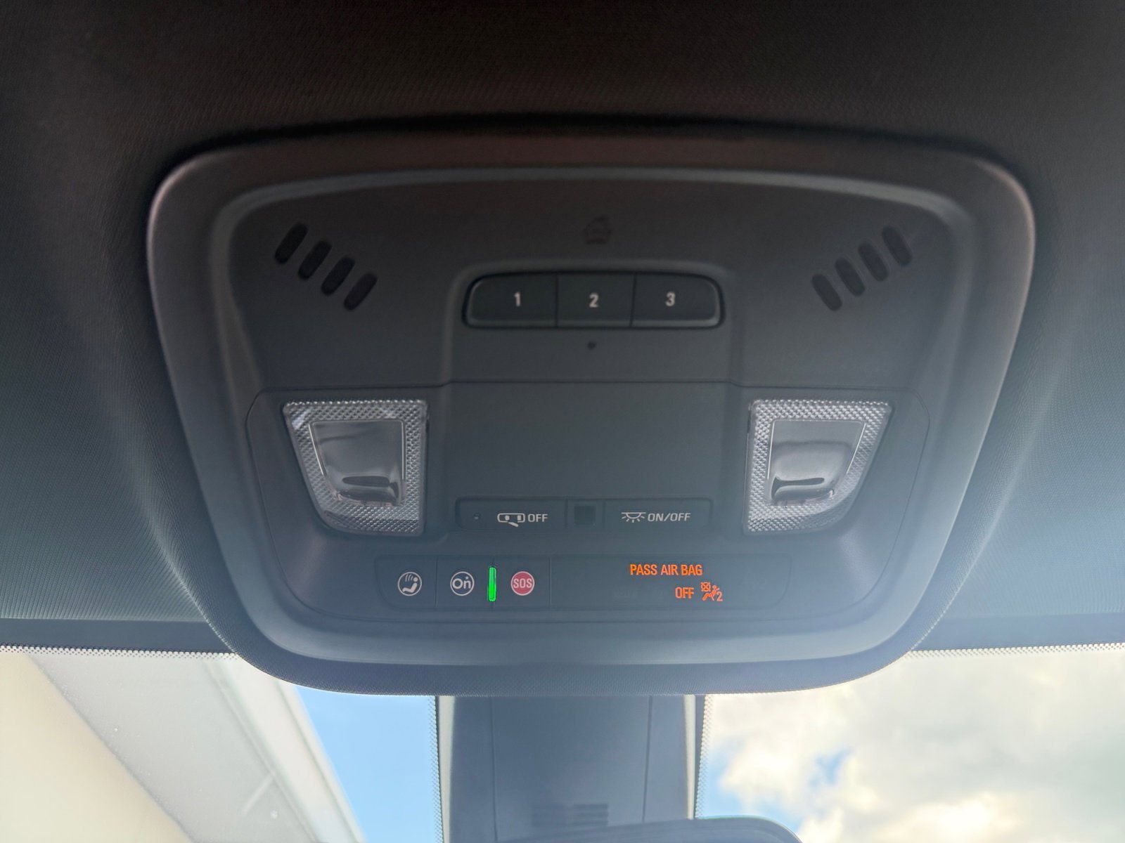 Used 2022 Summit White Chevrolet LT Cloth image 27