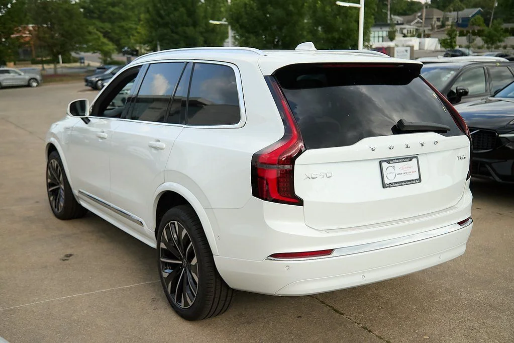 2026 Volvo XC90 Plus - Photo 7