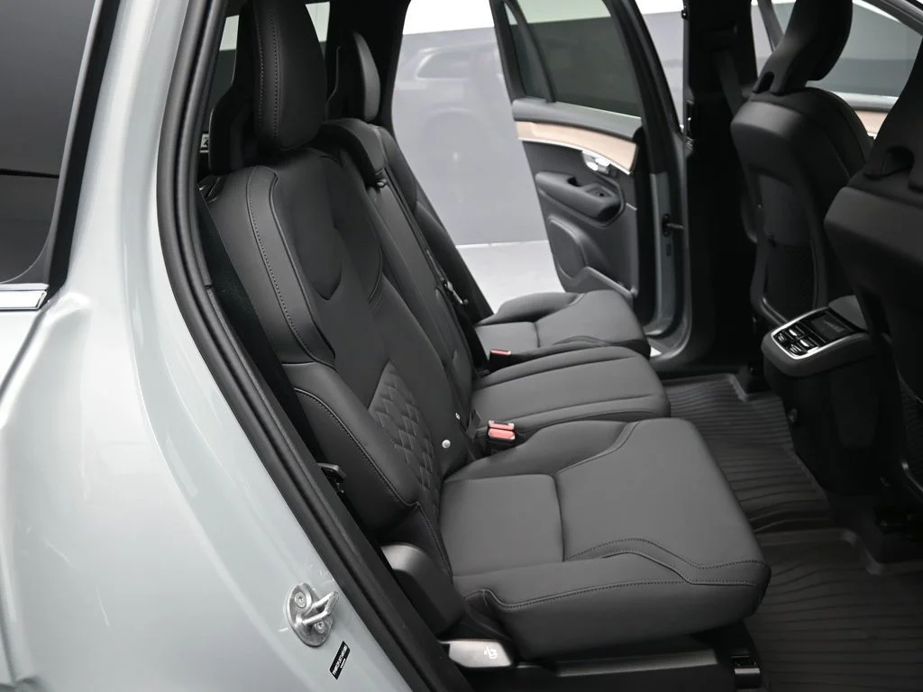New 2026 Vapour Grey Volvo Core image 20