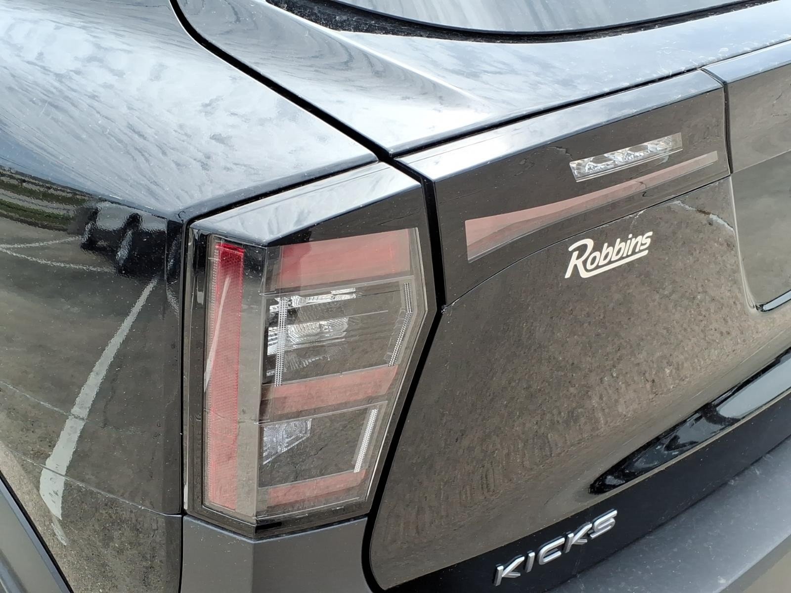 2026 Nissan Kicks SR - 8