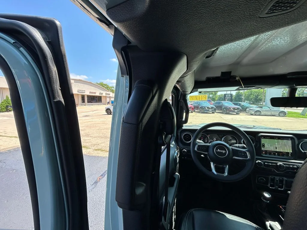 Used 2023 Gray Jeep Sahara 4xe image 37
