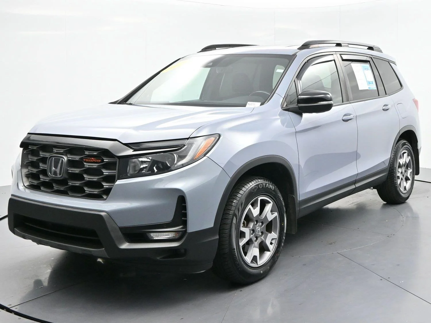 Used 2022 Sonic Gray Pearl Honda TrailSport AWD image 3