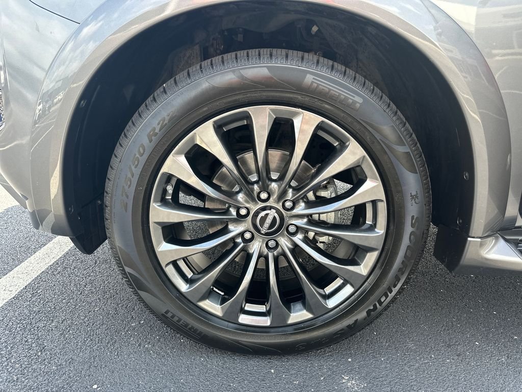 Used 2022 Gray Nissan Platinum image 10
