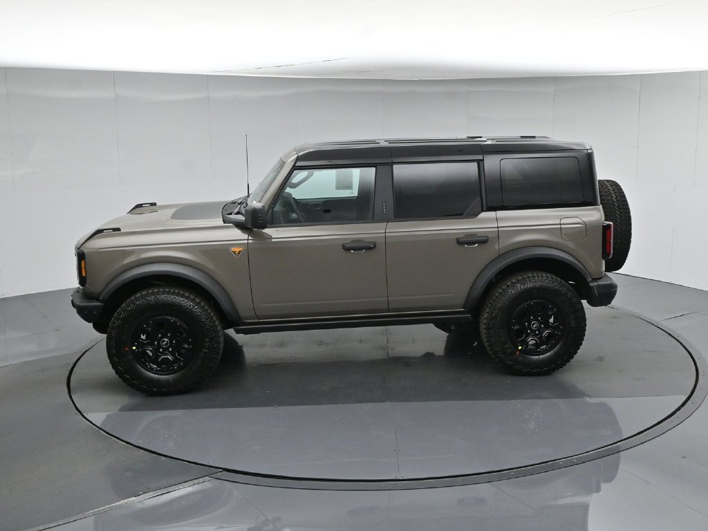 New 2026 Marsh Gray Ford Badlands image 39