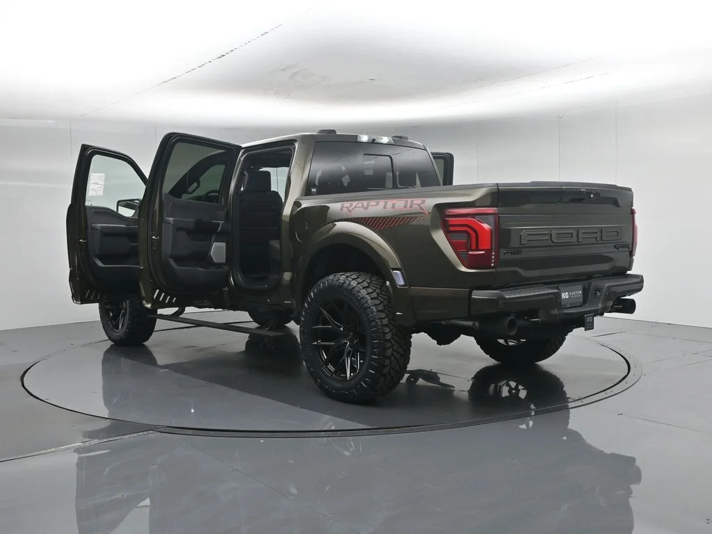 New 2026 Shelter Green Ford Raptor image 34
