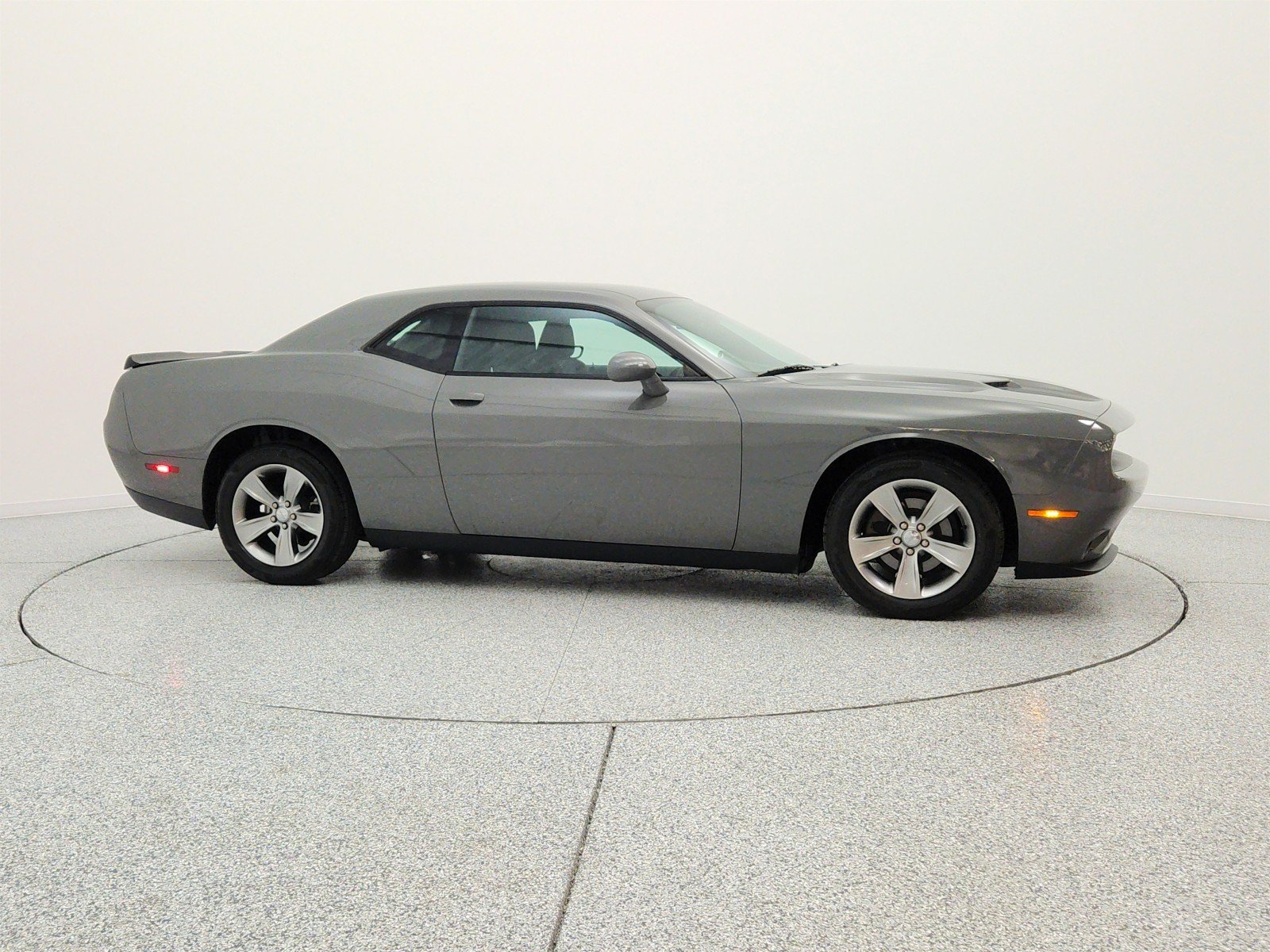 Used 2019 Destroyer Gray Clearcoat Dodge SXT RWD image 4