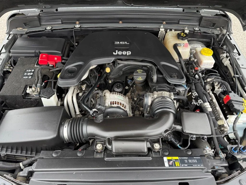 Used 2019 Gray Jeep Unlimited Sport S image 27