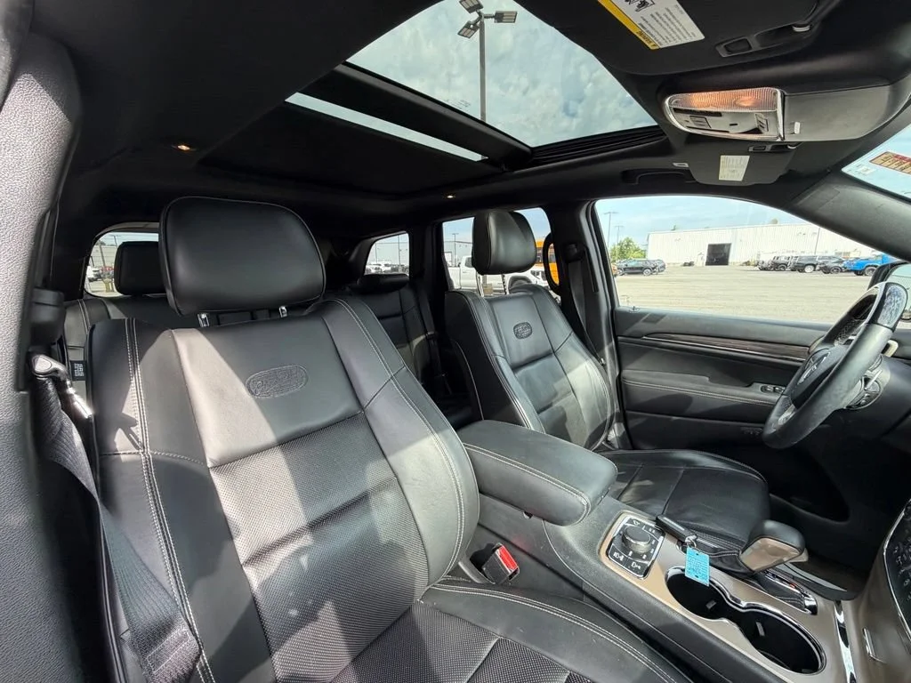 Used 2017 Bright White Clea Jeep Overland image 41
