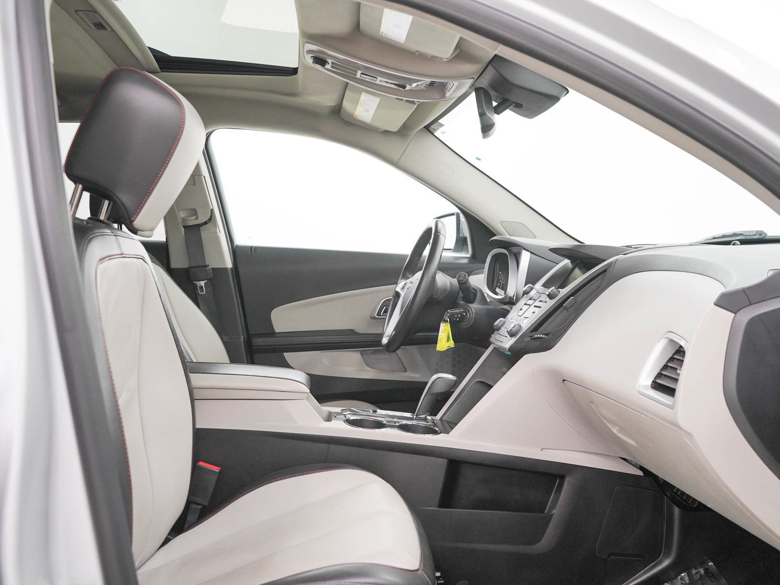 Used 2015 Silver Ice Metallic Chevrolet Ltz image 13