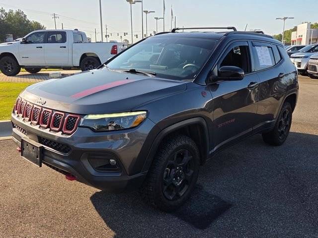Used 2023 Gray Jeep Trailhawk image 3
