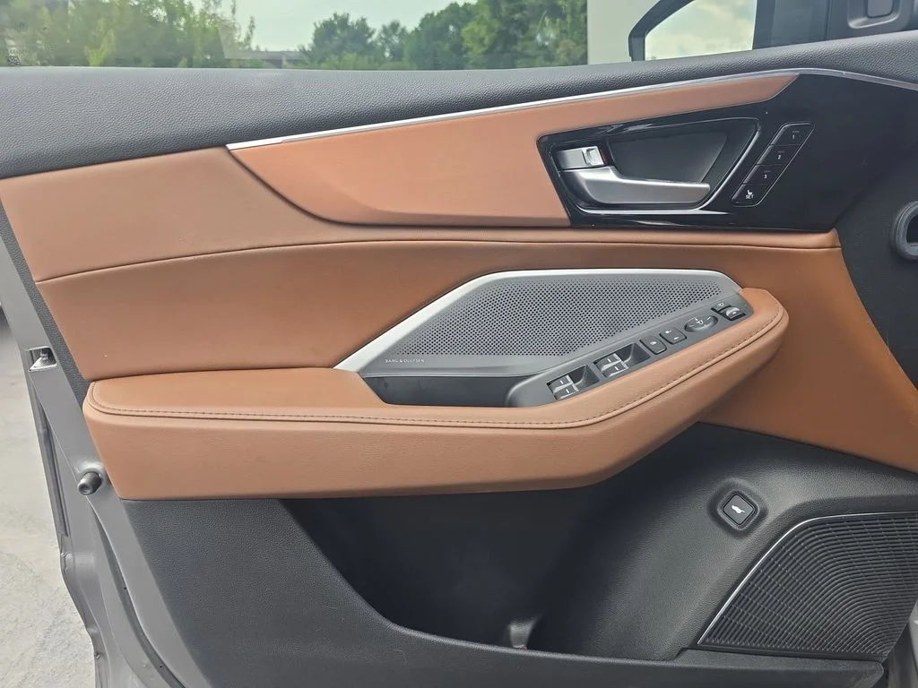 Certified Used 2025 Liquid Carbon Metallic Acura Technology Package image 12