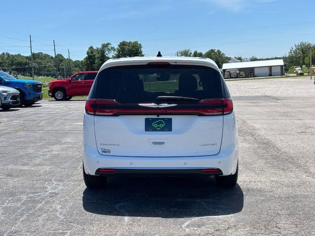 Used 2026 White Chrysler Limited image 4
