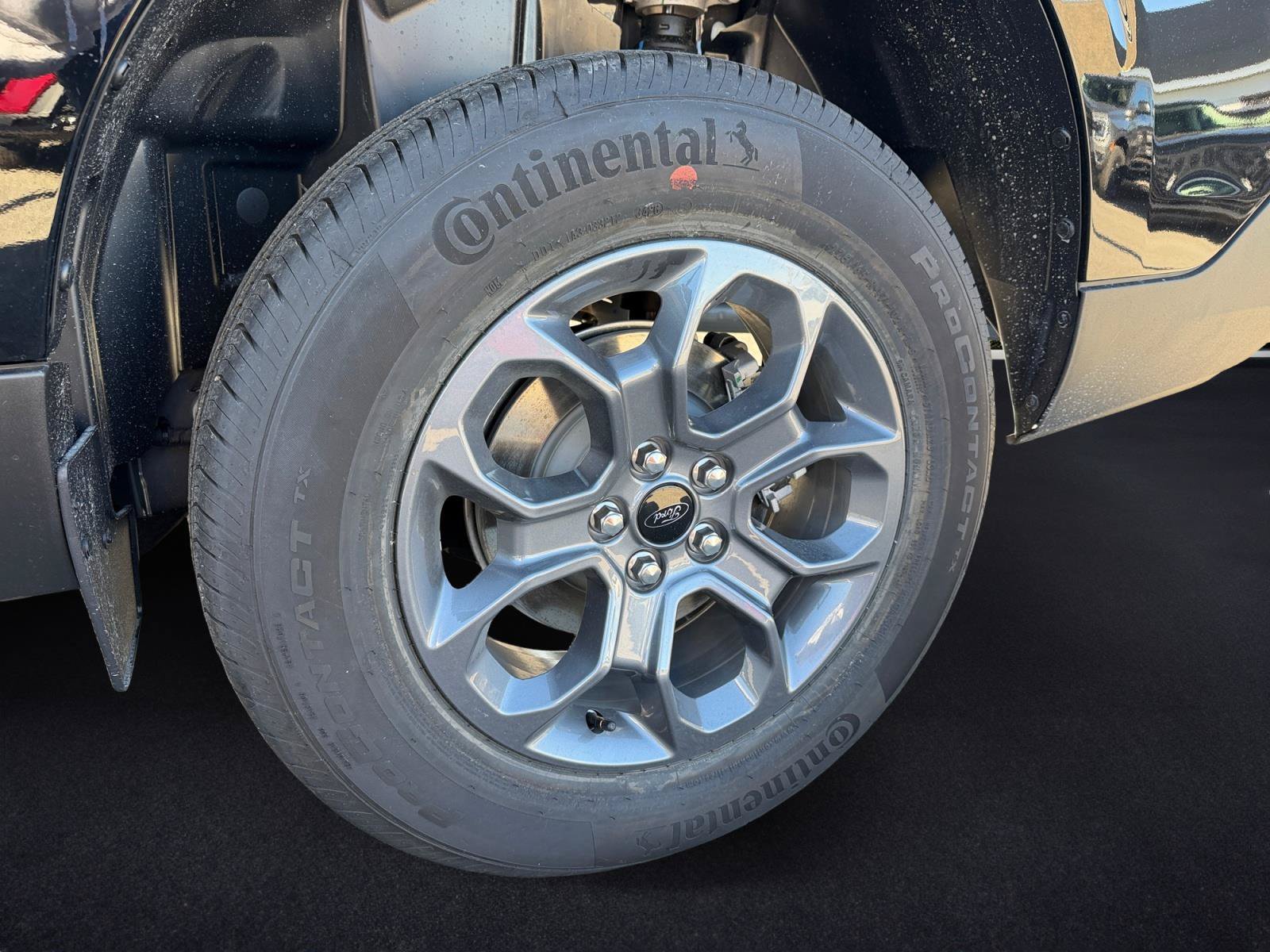 New 2026 Shadow Black Ford XLT image 9