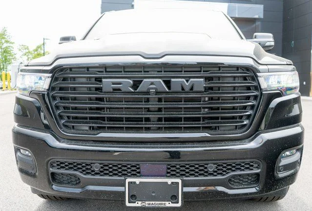 New 2026 Diamond Black Crystal Pearl-Coat Exterior Paint RAM Laramie image 3