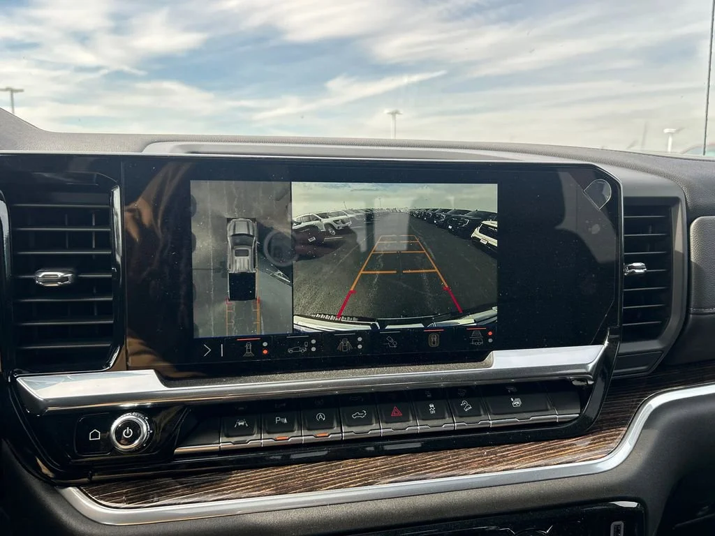 New 2026 Sterling Metallic GMC Elevation image 26