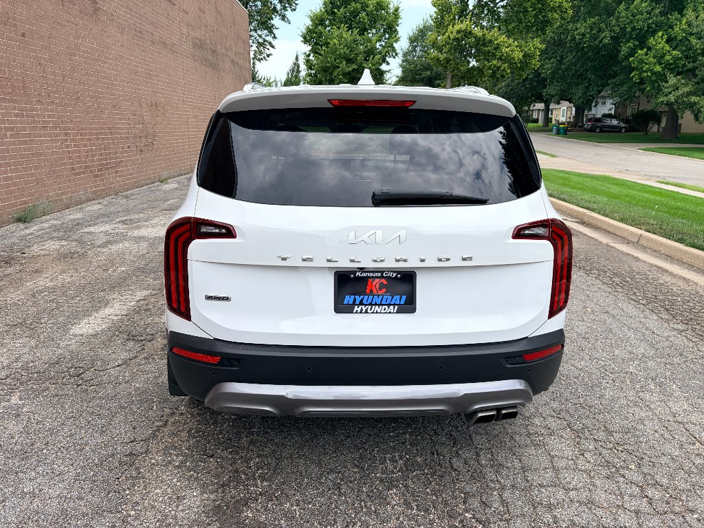 Used 2022 Glacial White Pearl Kia SX image 5