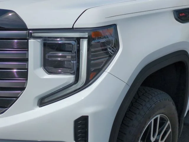 Used 2025 White GMC AT4 image 9