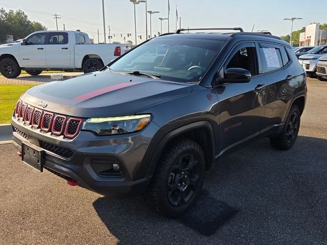 Used 2023 Gray Jeep Trailhawk image 3