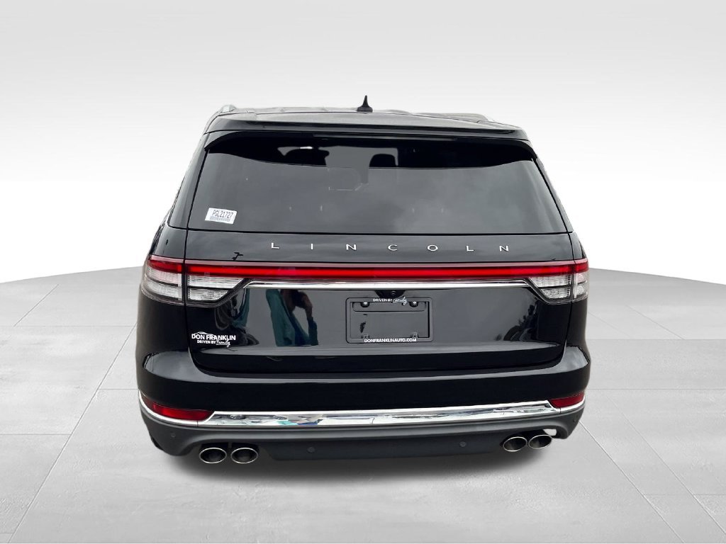 Used 2023 Black Lincoln Reserve image 4