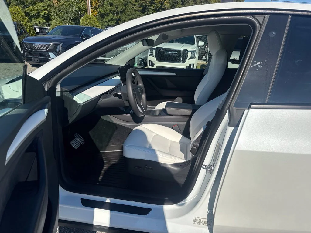 Used 2022 White Tesla Performance image 10