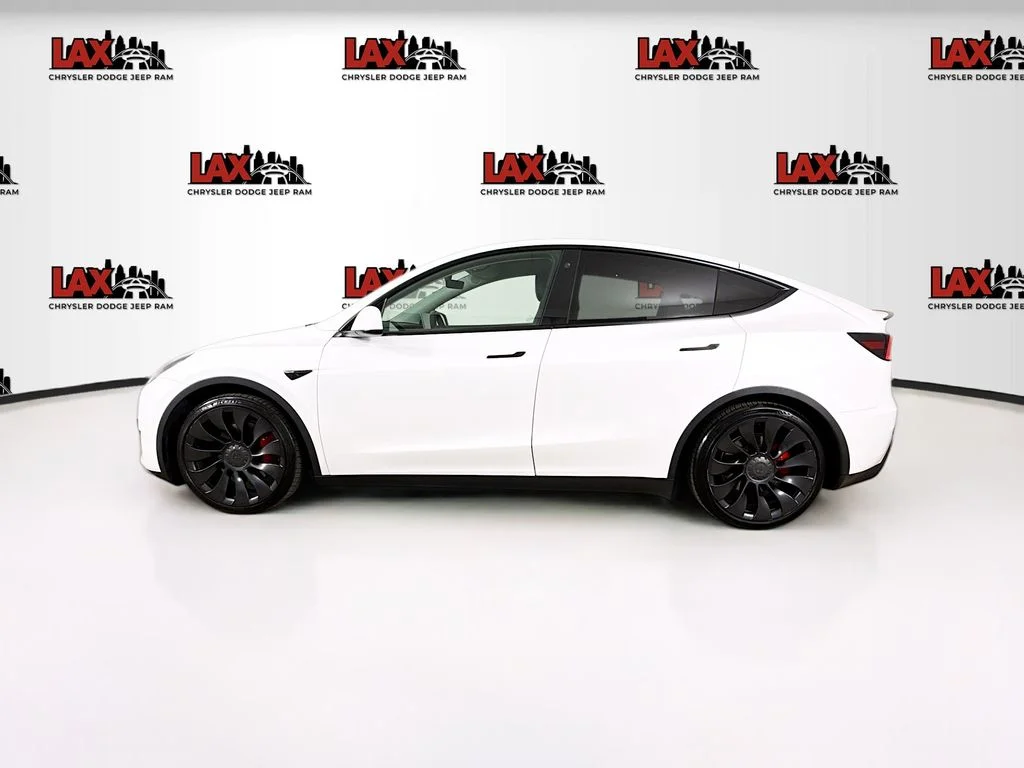 Used 2022 White Tesla Performance image 4
