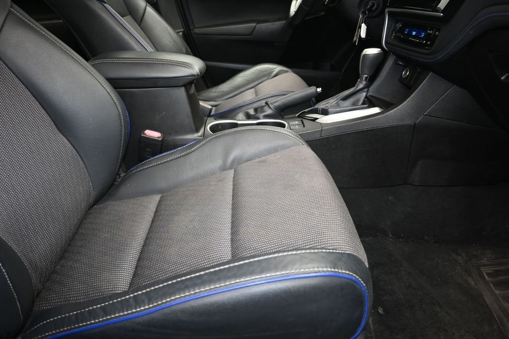Used 2018 Blue Toyota SE image 25
