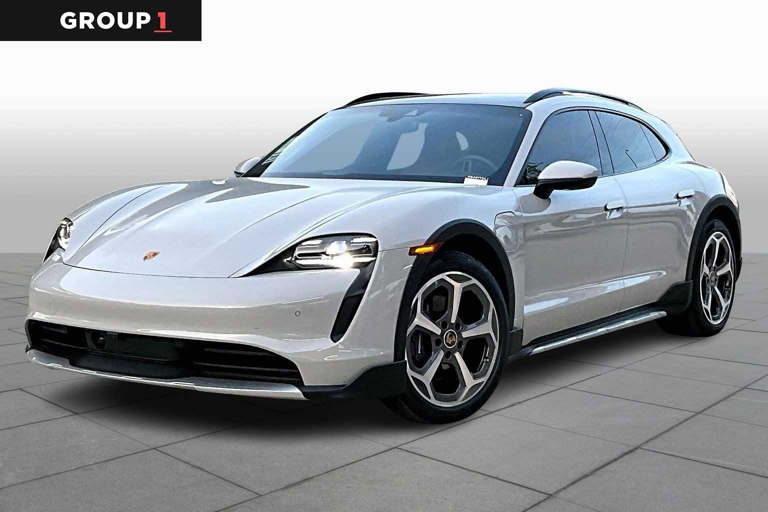 2022 Porsche Taycan Cross Turismo's photo